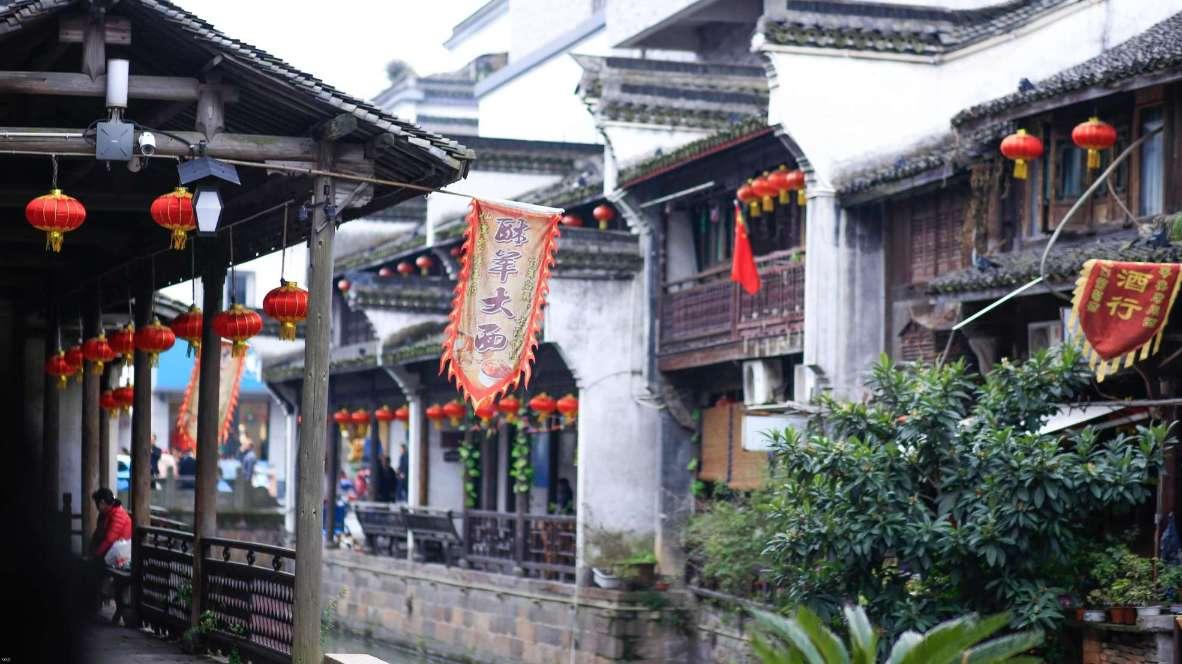 把家里两千块钱的家电砸了，没有挨骂，这说明是富裕家庭吗？游戏画面